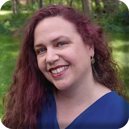 Head shot of Jennifer Luciani.